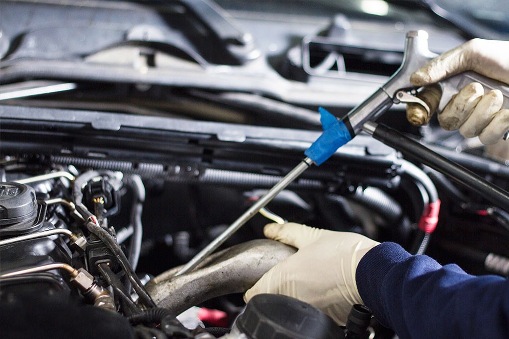 Fuel injector kit 3500. Clean injectors. Injector ads. Инжектор yuyulmasi. Жидкость для чистки форсунок форсунок для аппарата.