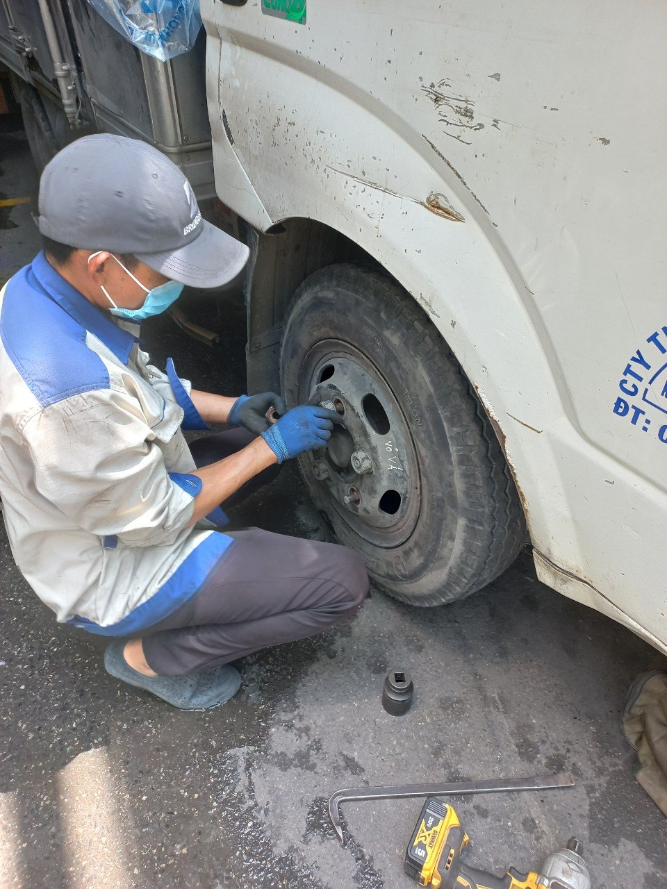 Sửa ô tô lưu động tại Phan Chu Trinh 
