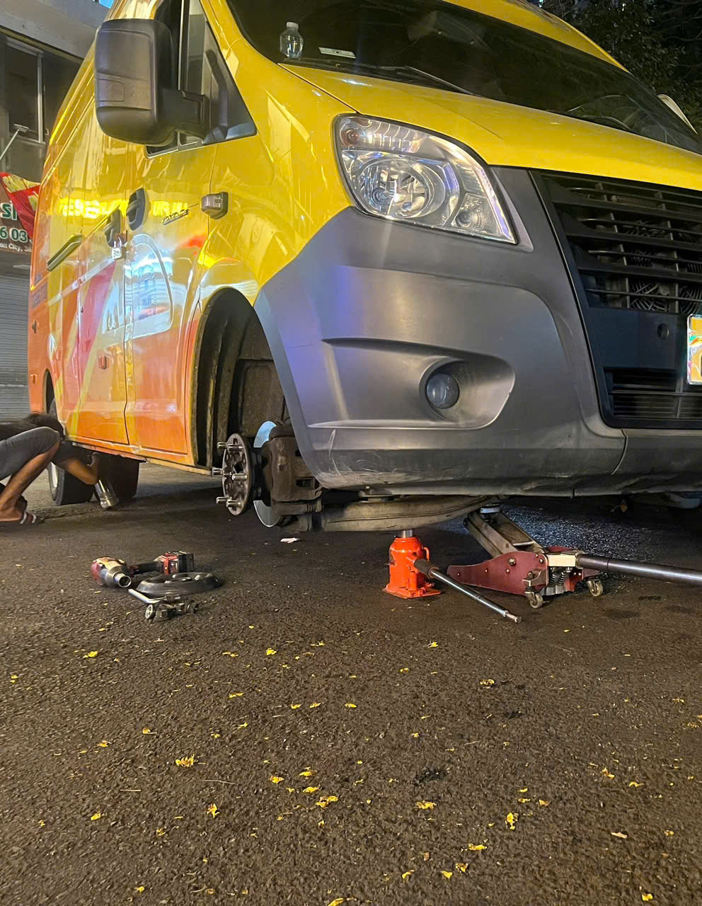 Sửa ô tô tận nơi tại TP.HCM