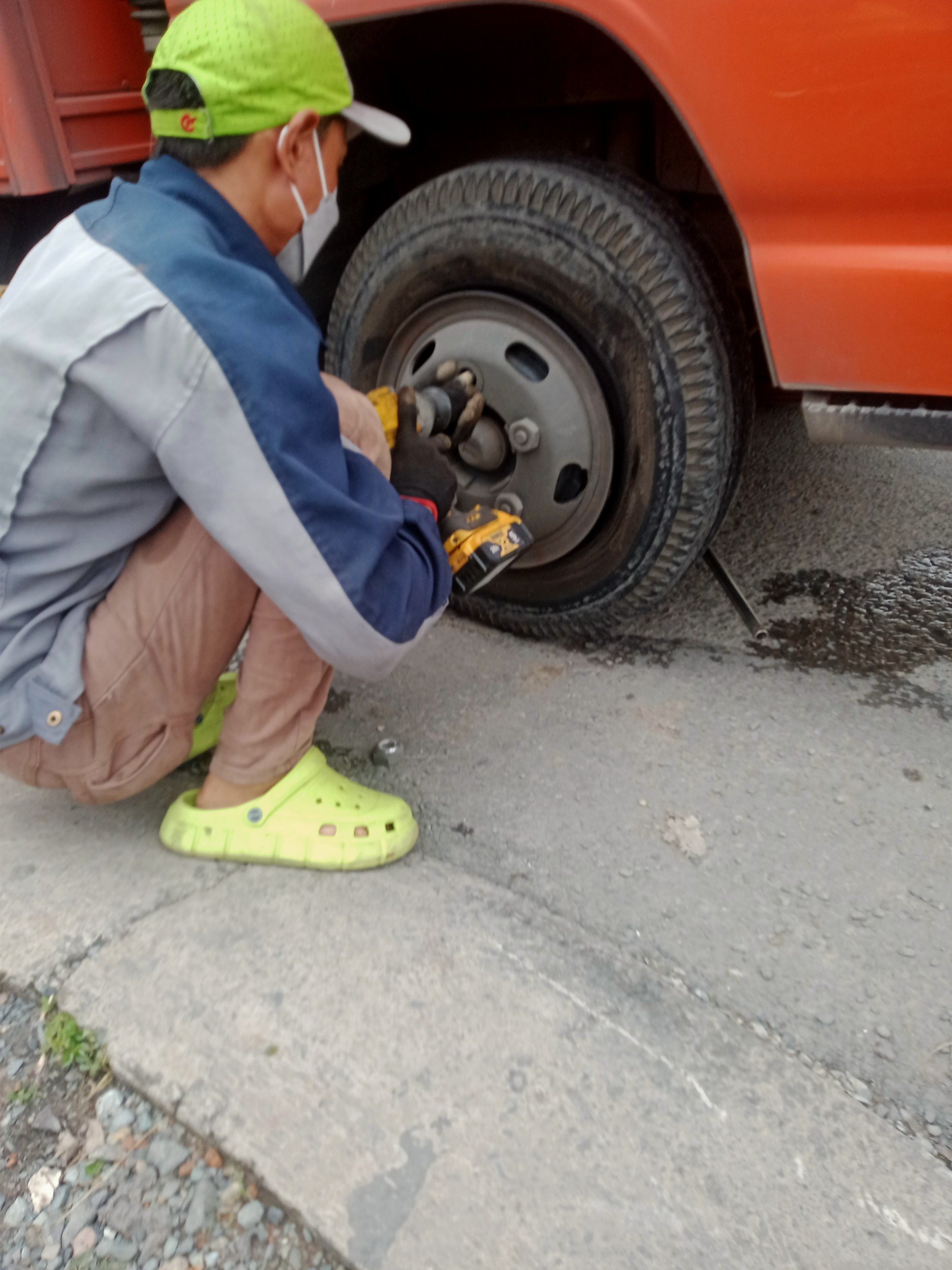 sửa ô tô Phạm Văn Đồng
